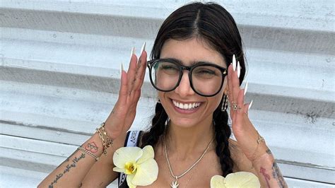 mia kahlifa porno|Mia Khalifa